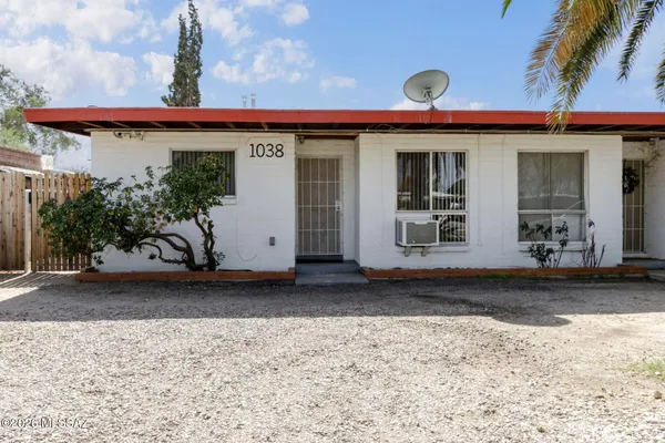 $1,695 | 1038 East Easy Street, Tucson, AZ 85719