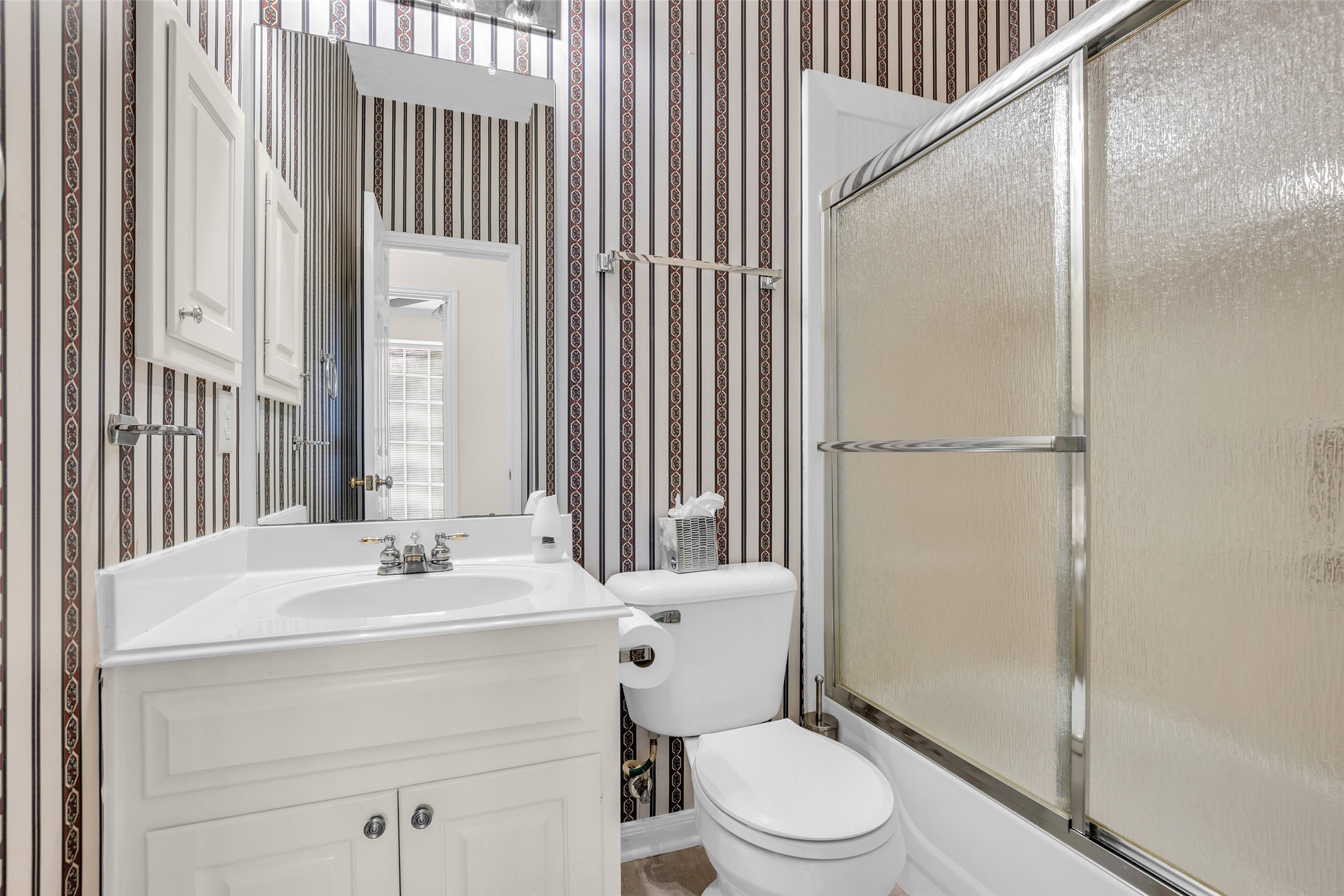 14420 Walters Road, Unit 30 Houston, TX 77014 - Photo 17 of 25 Downstairs bath