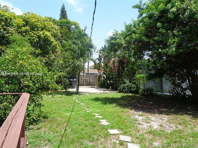 1925 Thomas Street, Unit 1925 Hollywood, FL 33020 - Photo 22 of 24 a view of a back yard