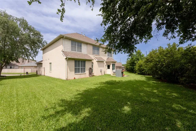 $3,000 | 44 Parkway Place, Houston, TX 77040