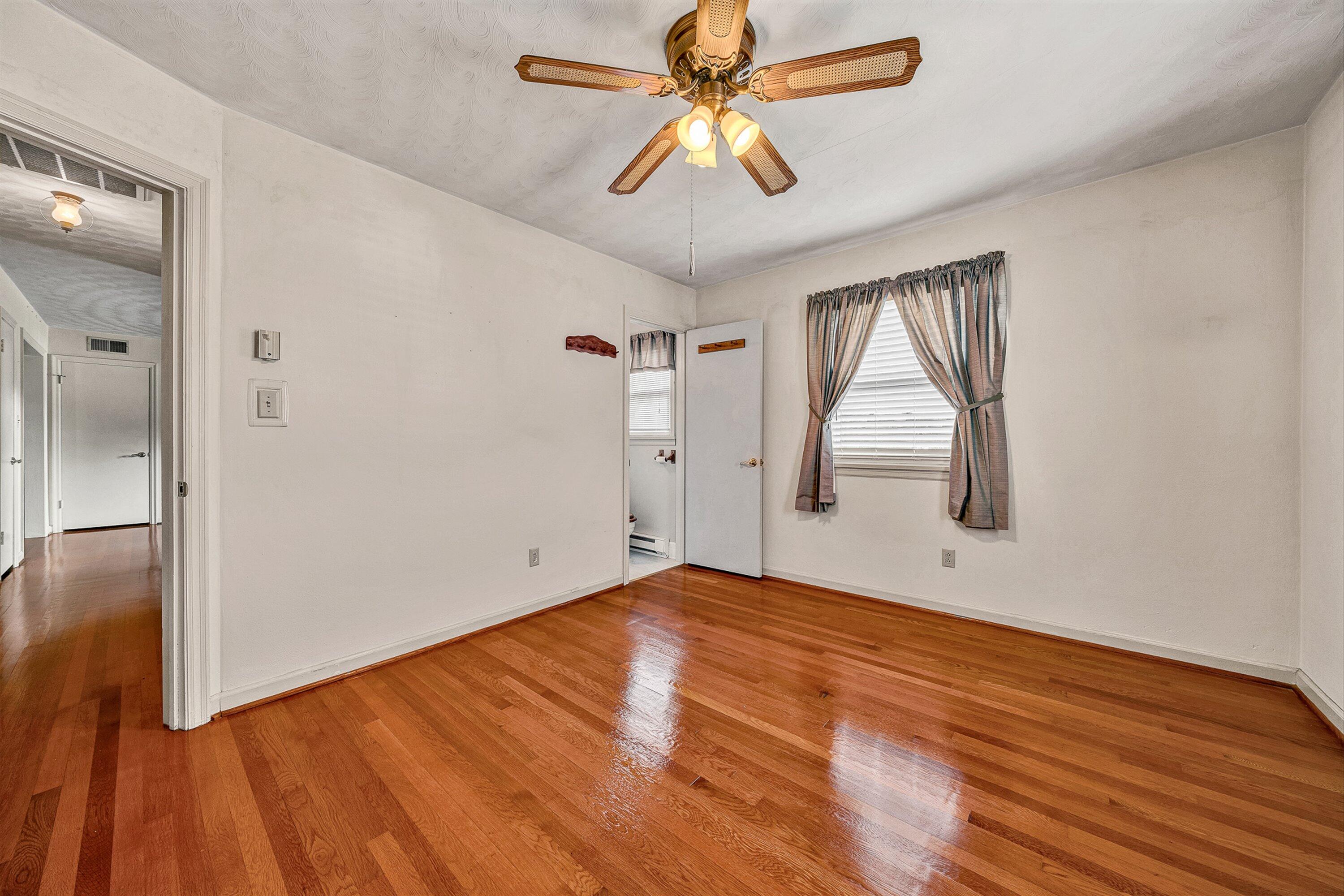 7633 Deer Branch Road Roanoke, VA 24019 - Photo 22 of 58 22-VM-02718