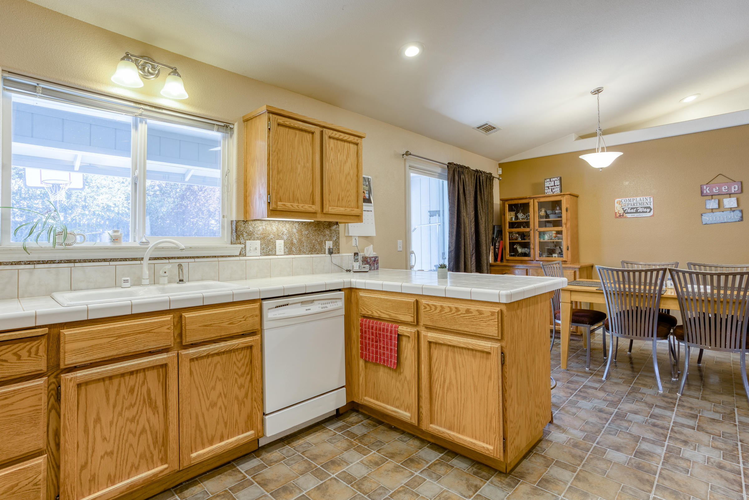 1933 Airstrip Road Redding, CA 96003 - Photo 11 of 38 _DSC9319