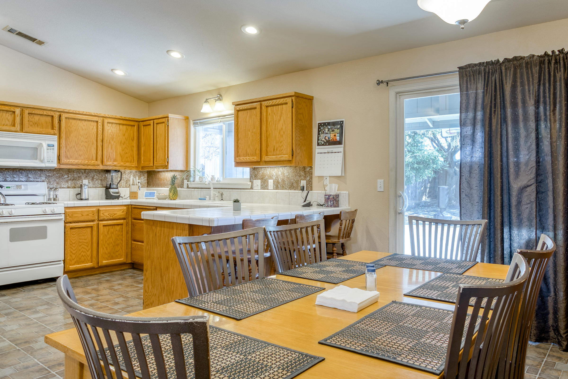 1933 Airstrip Road Redding, CA 96003 - Photo 8 of 38 _DSC9304