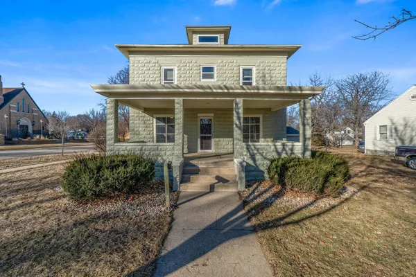 $185,000 | 201 East Adams Avenue, Luverne, MN 56156