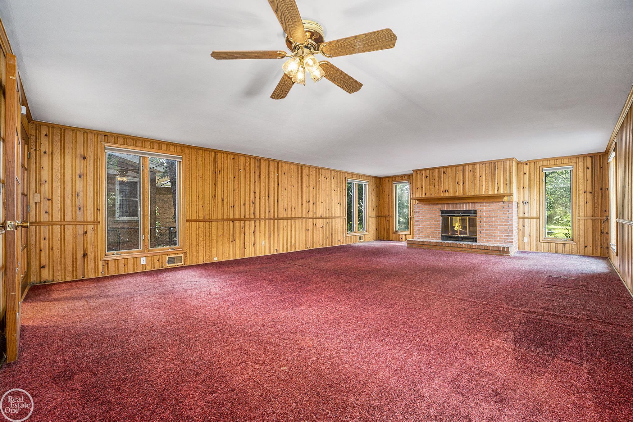 16046 Stephens Eastpointe, MI 48021 - Photo 5 of 32 Gallery Image 5