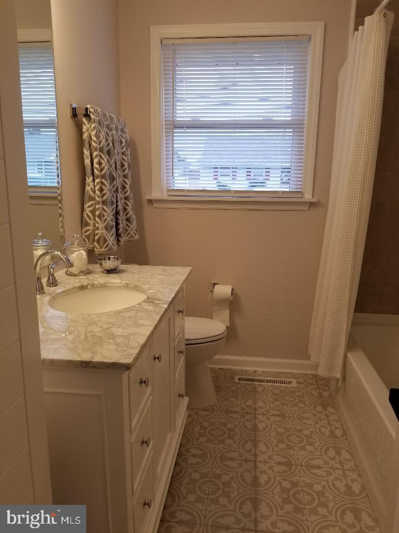 452 Dewey Road Bellmawr, NJ 08031 - Photo 7 of 16