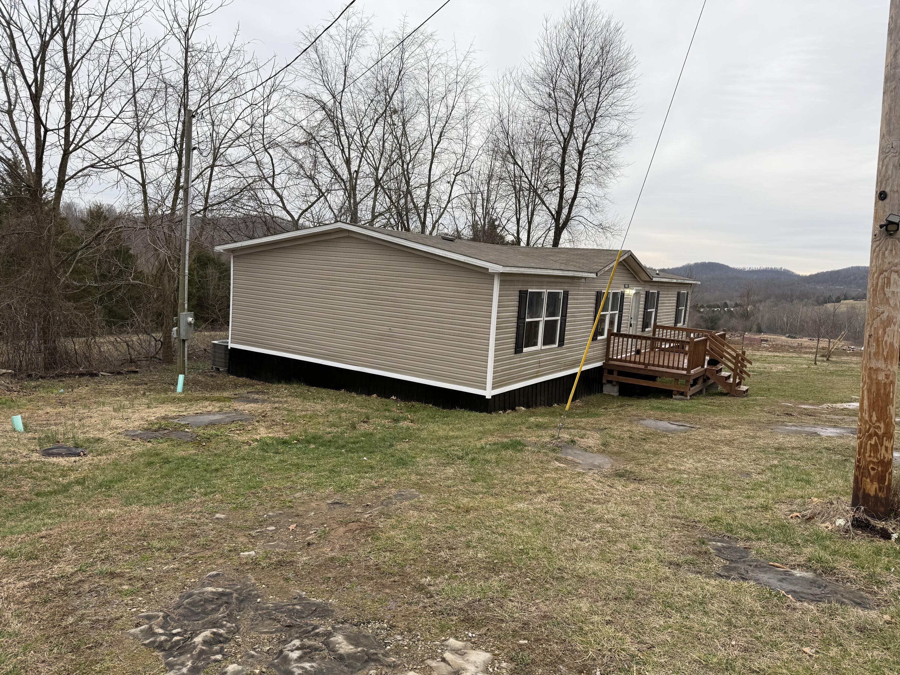 1037 Doc Adams Road Mount Vernon, KY 40456 - Photo 5 of 22 IMG_7824