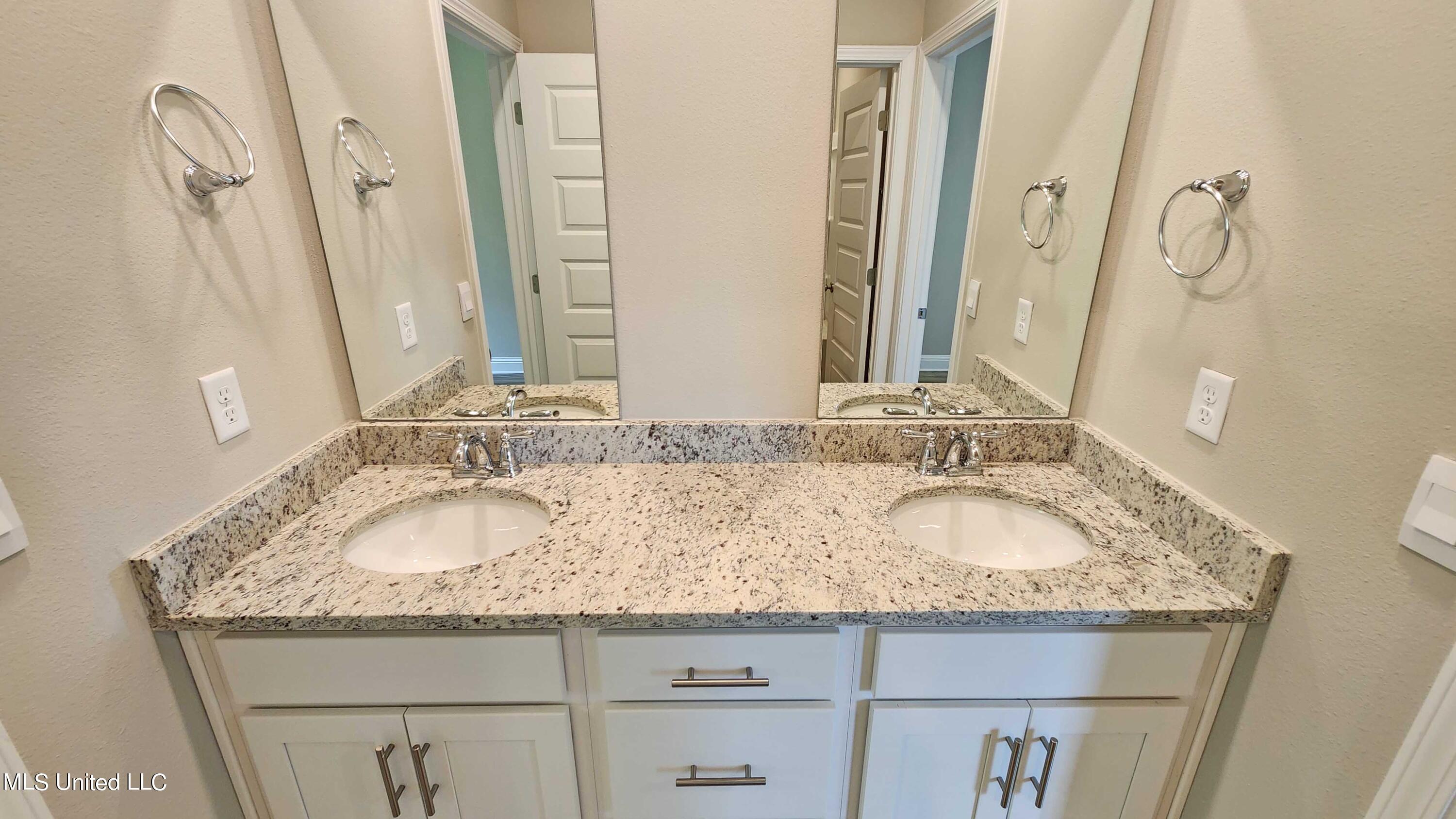 133 Firefly Drive Lucedale, MS 39452 - Photo 21 of 40 20230602_154036