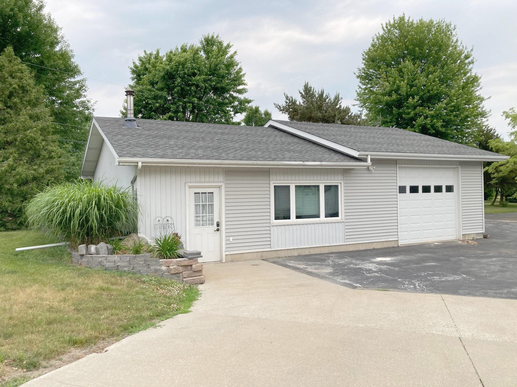 170 South Green Road Bay City, MI 48708 - Photo 41 of 43
