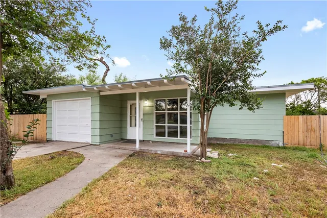 $175,000 | 1406 South 11th Street, Kingsville, TX 78363