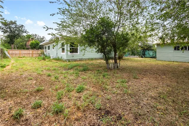 $169,900 | 1406 South 11th Street, Kingsville, TX 78363