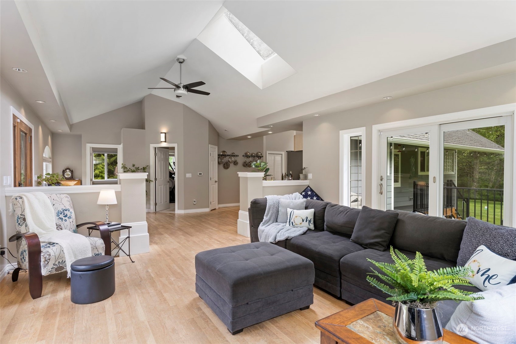 5786 East Collins Road Port Orchard, WA 98366 - Photo 11 of 34 Gallery Image 11