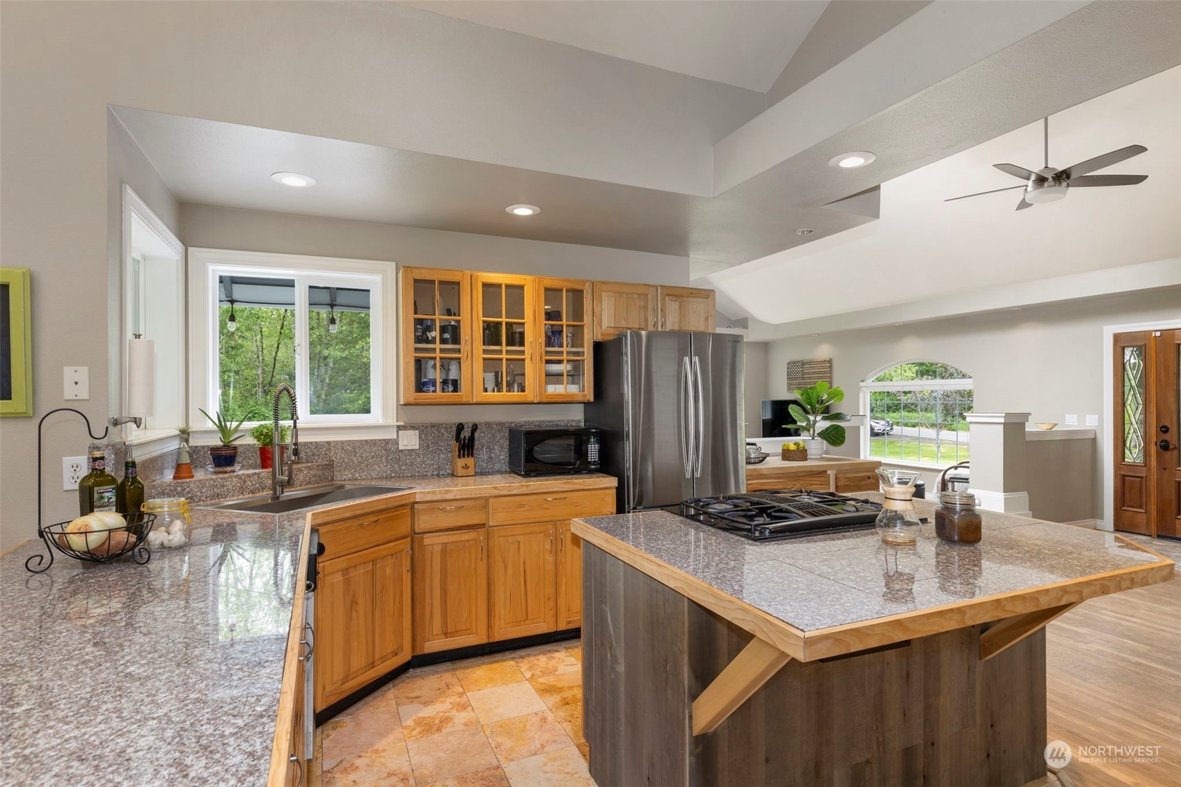 5786 East Collins Road Port Orchard, WA 98366 - Photo 14 of 34 Gallery Image 14