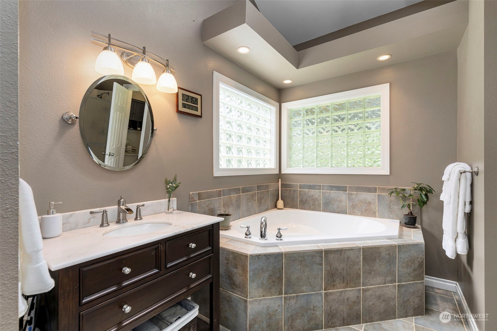 5786 East Collins Road Port Orchard, WA 98366 - Photo 18 of 34 Gallery Image 18
