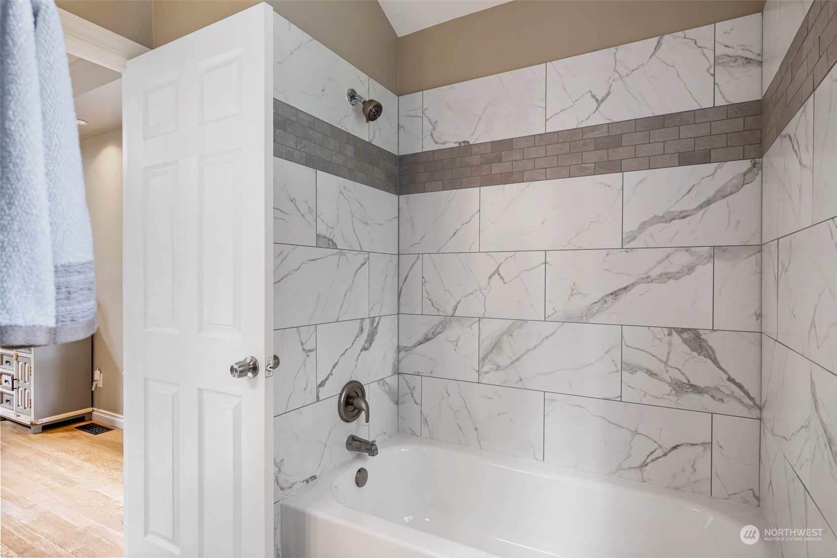 5786 East Collins Road Port Orchard, WA 98366 - Photo 23 of 34 Gallery Image 23