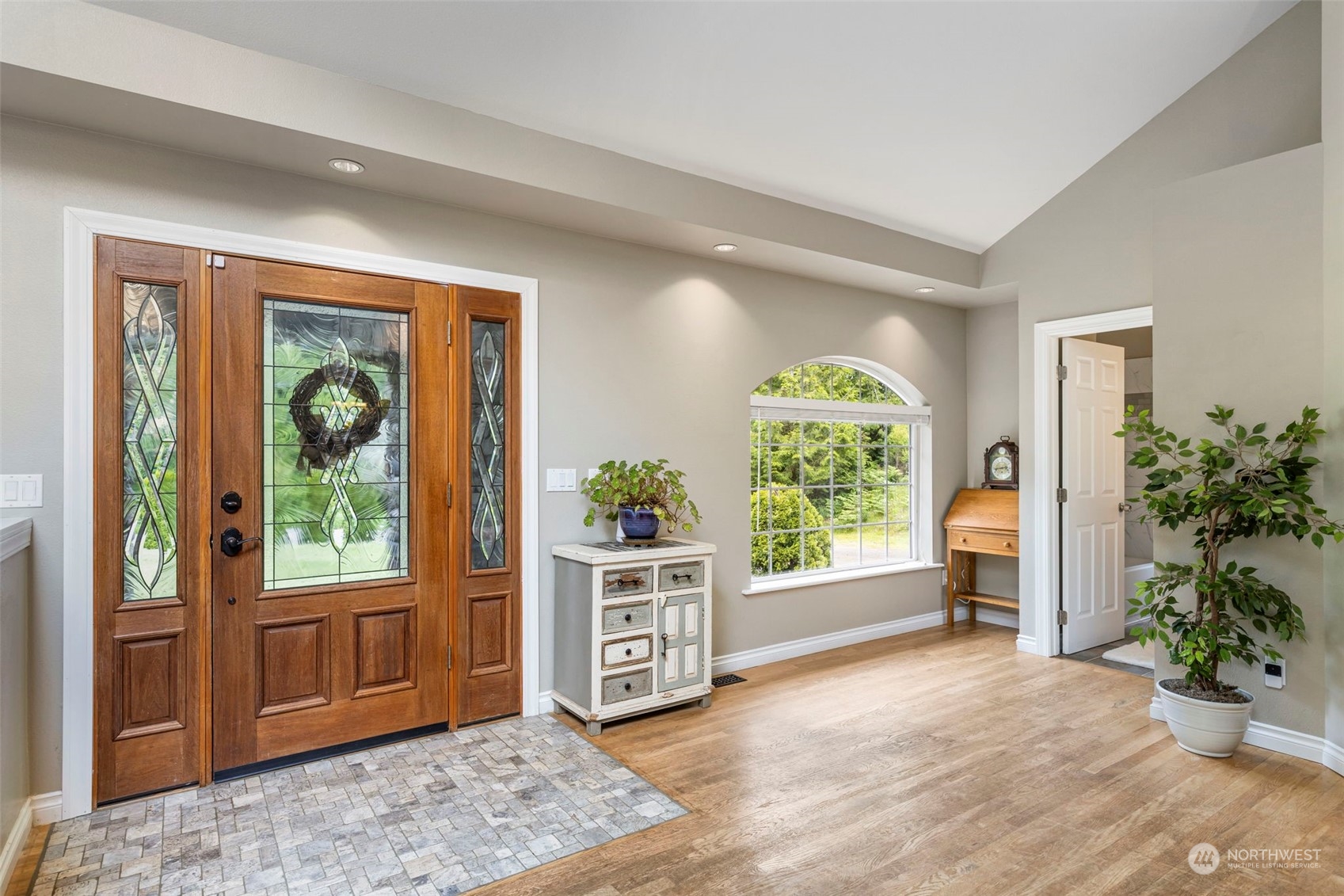 5786 East Collins Road Port Orchard, WA 98366 - Photo 8 of 34 Gallery Image 8