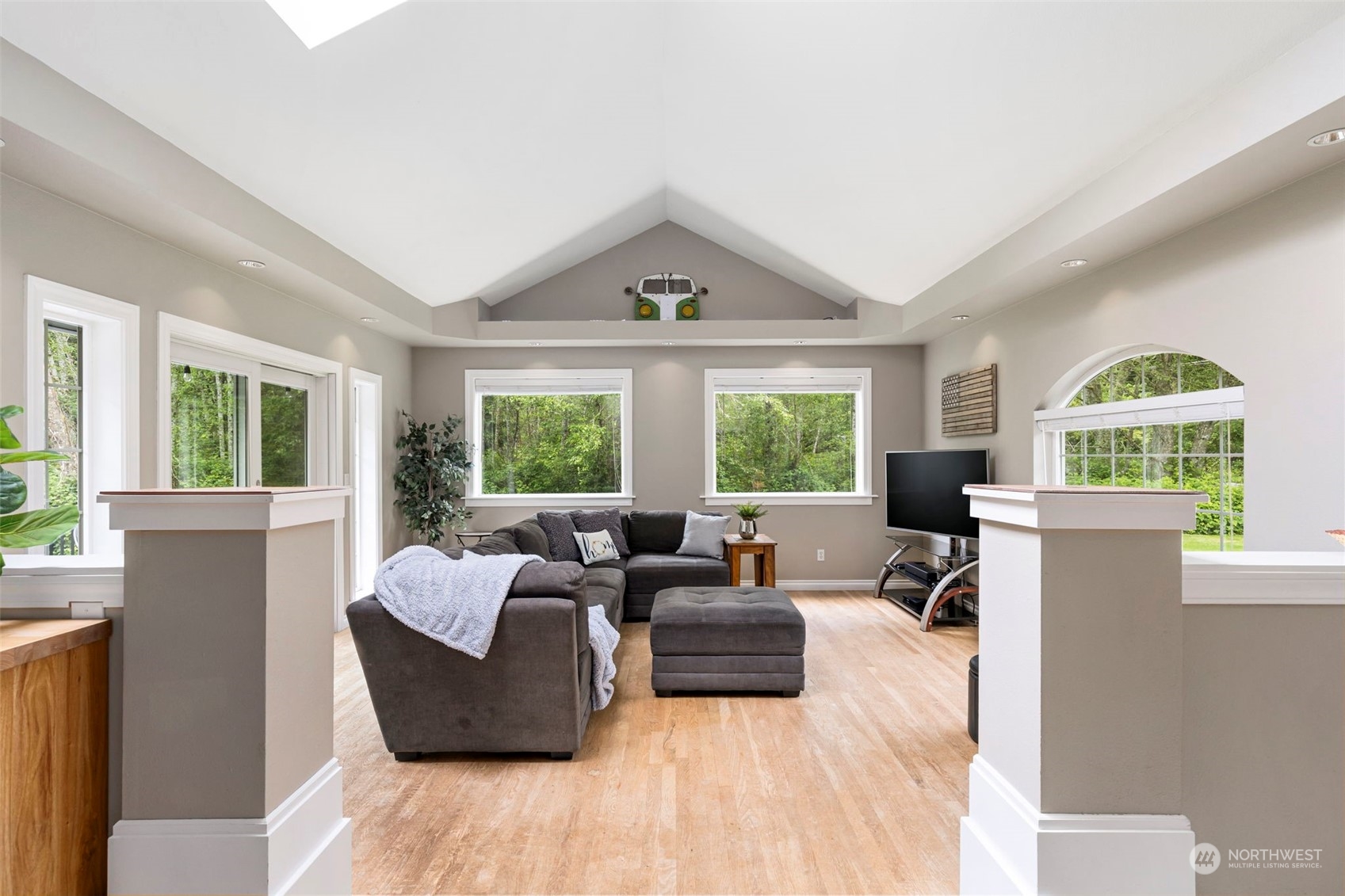 5786 East Collins Road Port Orchard, WA 98366 - Photo 9 of 34 Gallery Image 9