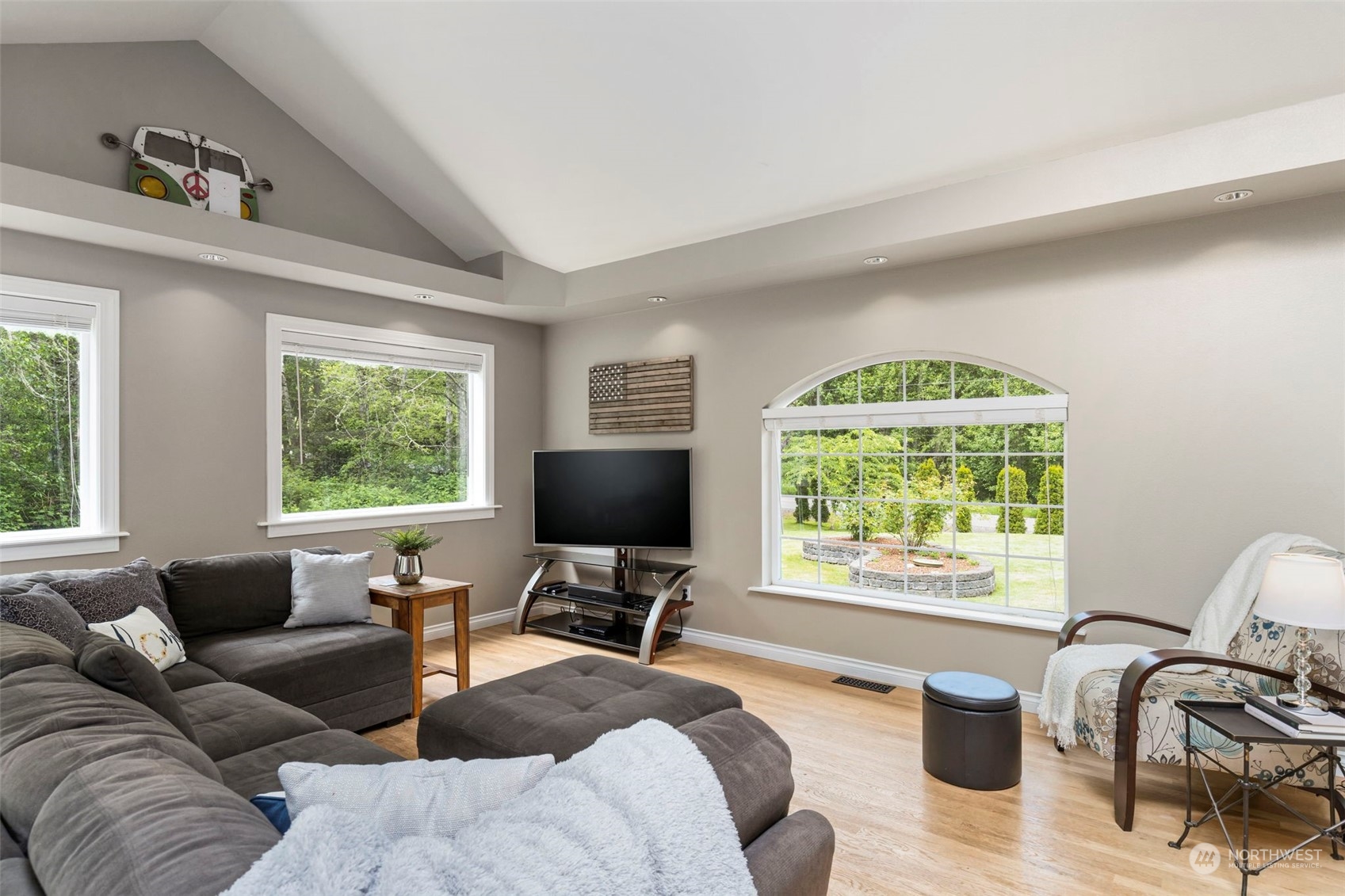 5786 East Collins Road Port Orchard, WA 98366 - Photo 10 of 34 Gallery Image 10