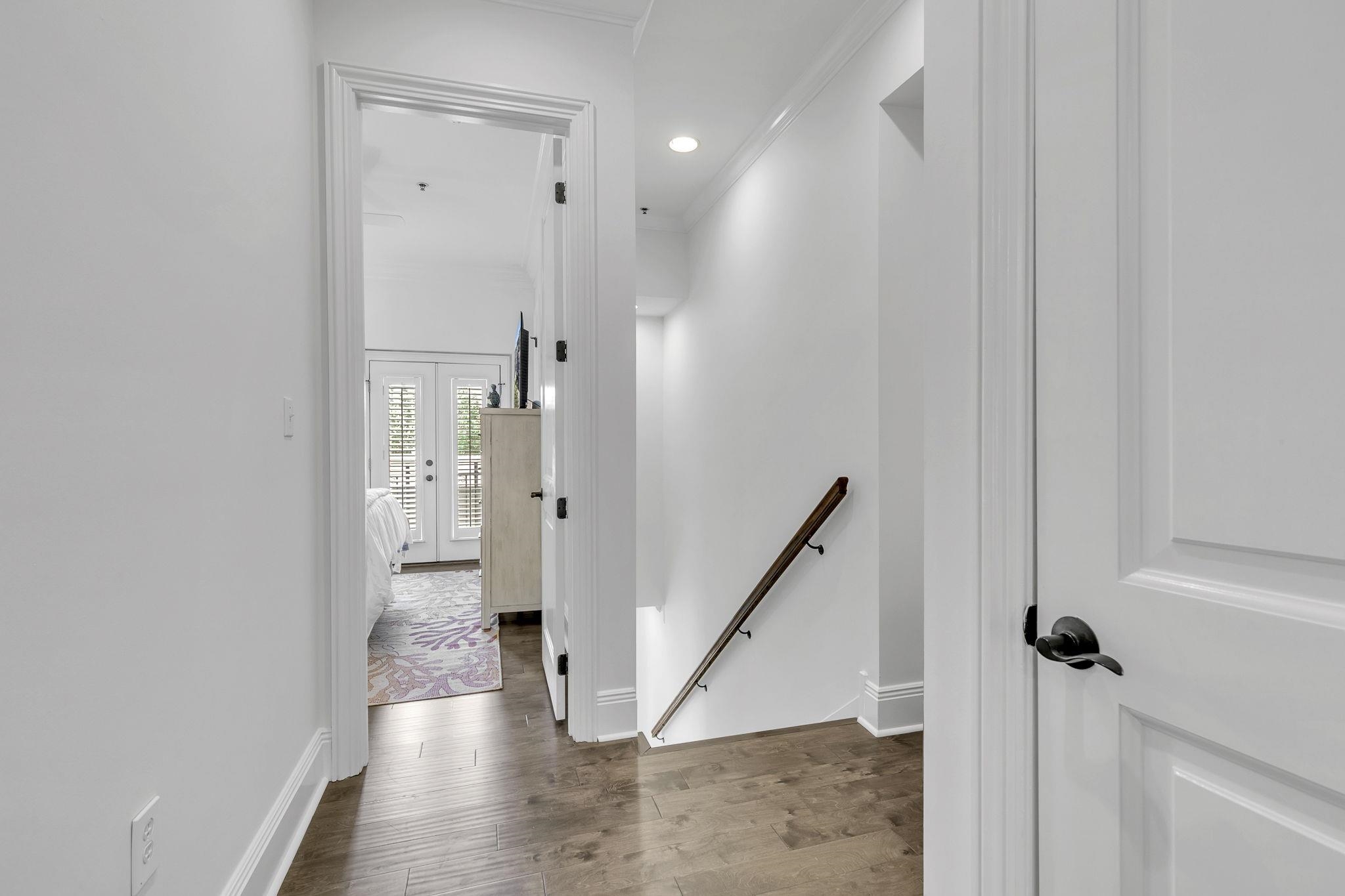 753 St Francis Street, Unit TH1004 Mobile, AL 36602 - Photo 33 of 56 Hallway