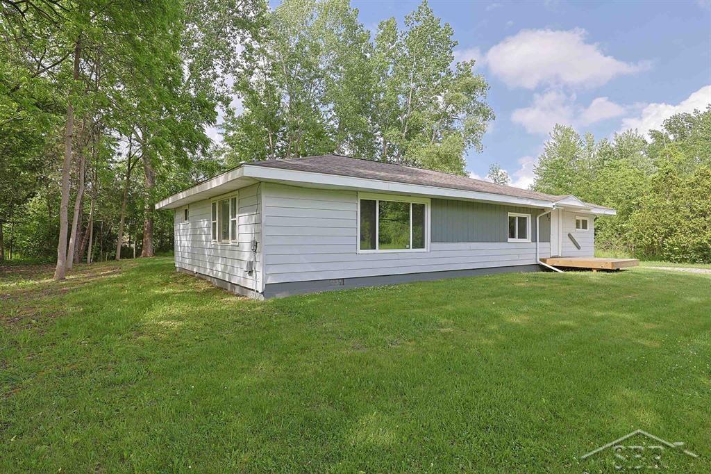 62 5 Mile Road Midland, MI 48640 - Photo 3 of 33