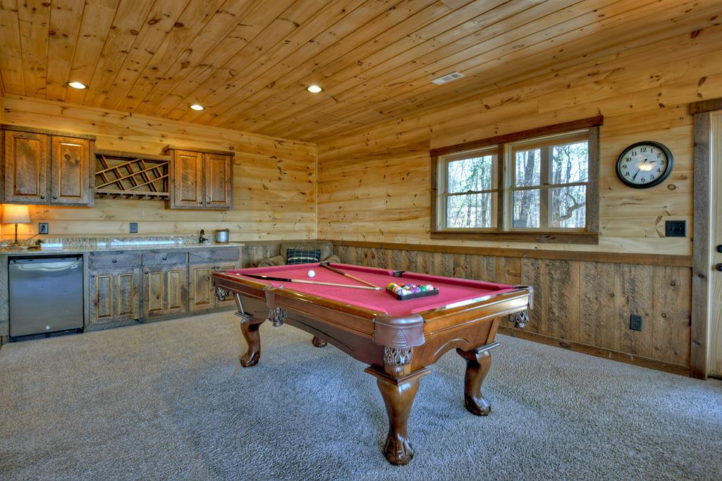 136 Oasis Drive Blue Ridge, GA 30513 - Photo 36 of 47 a room with furniture and window