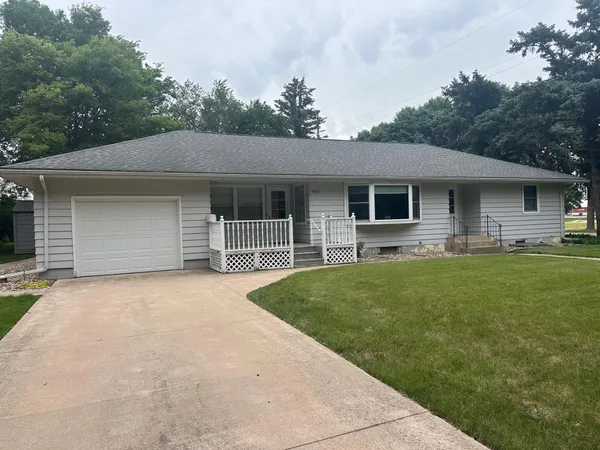 $165,000 | 185 10th Street, Tracy, MN 56175