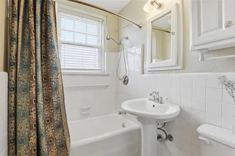 $380,000 | 2306 Park Pl Avenue, Unit 10B, Fort Worth, TX 76110