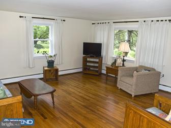 125 Webber Road Telford, PA 18969 - Photo 2 of 12 Living Room