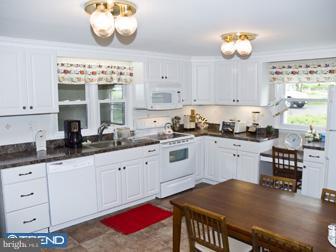 125 Webber Road Telford, PA 18969 - Photo 3 of 12 Kitchen