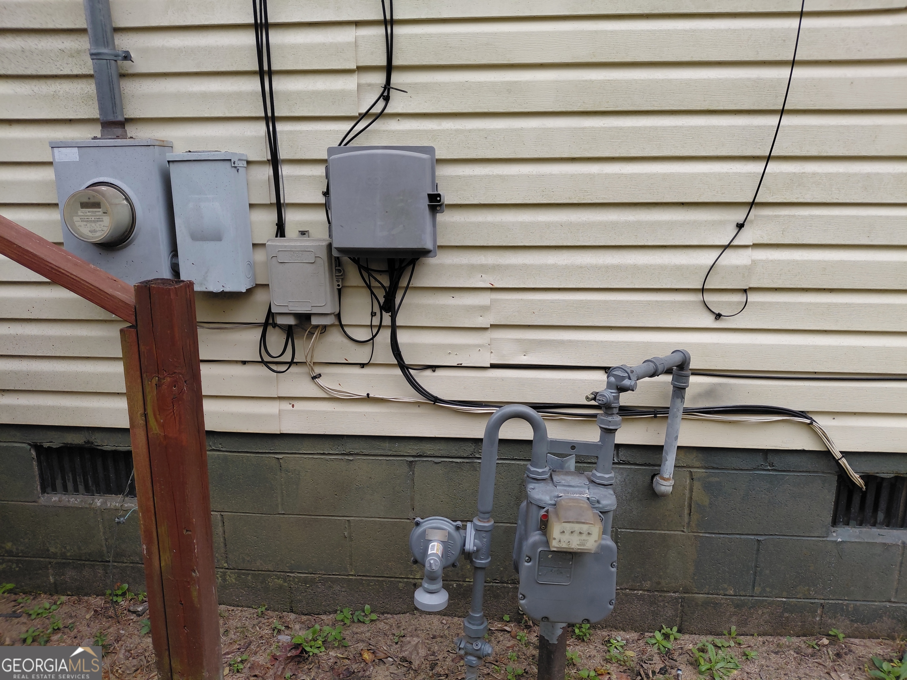 534 Hanson Street Macon, GA 31206 - Photo 10 of 16 a close view of tap