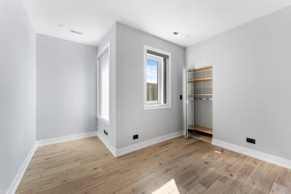 $4,000 | 7724 North Eastlake Terrace, Unit 1, Chicago, IL 60626