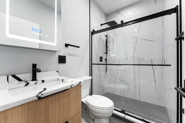 $4,000 | 7724 North Eastlake Terrace, Unit 1, Chicago, IL 60626