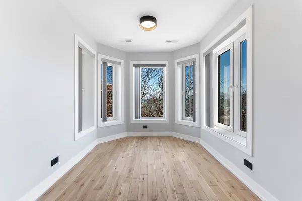 $4,000 | 7724 North Eastlake Terrace, Unit 1, Chicago, IL 60626