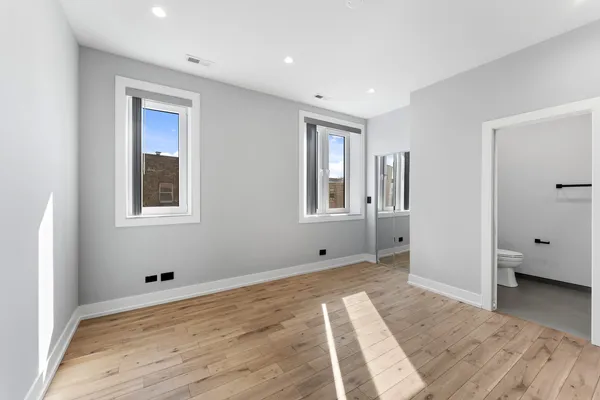 $4,000 | 7724 North Eastlake Terrace, Unit 1, Chicago, IL 60626