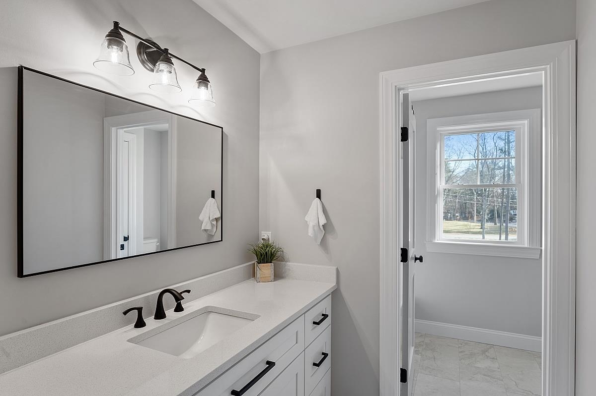 13 Bonanno Road Salem, NH 03079 - Photo 17 of 40