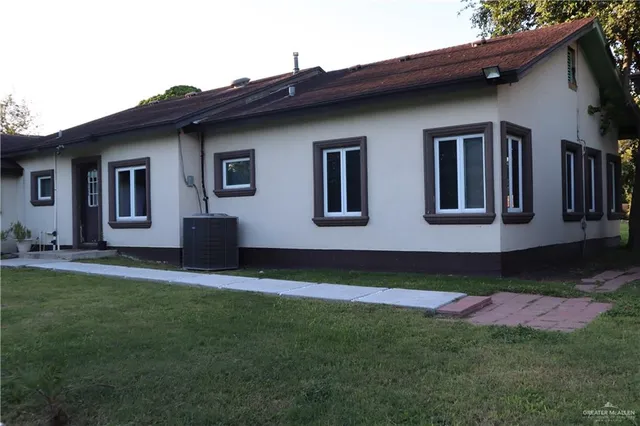 a house that has a lot of windows in it