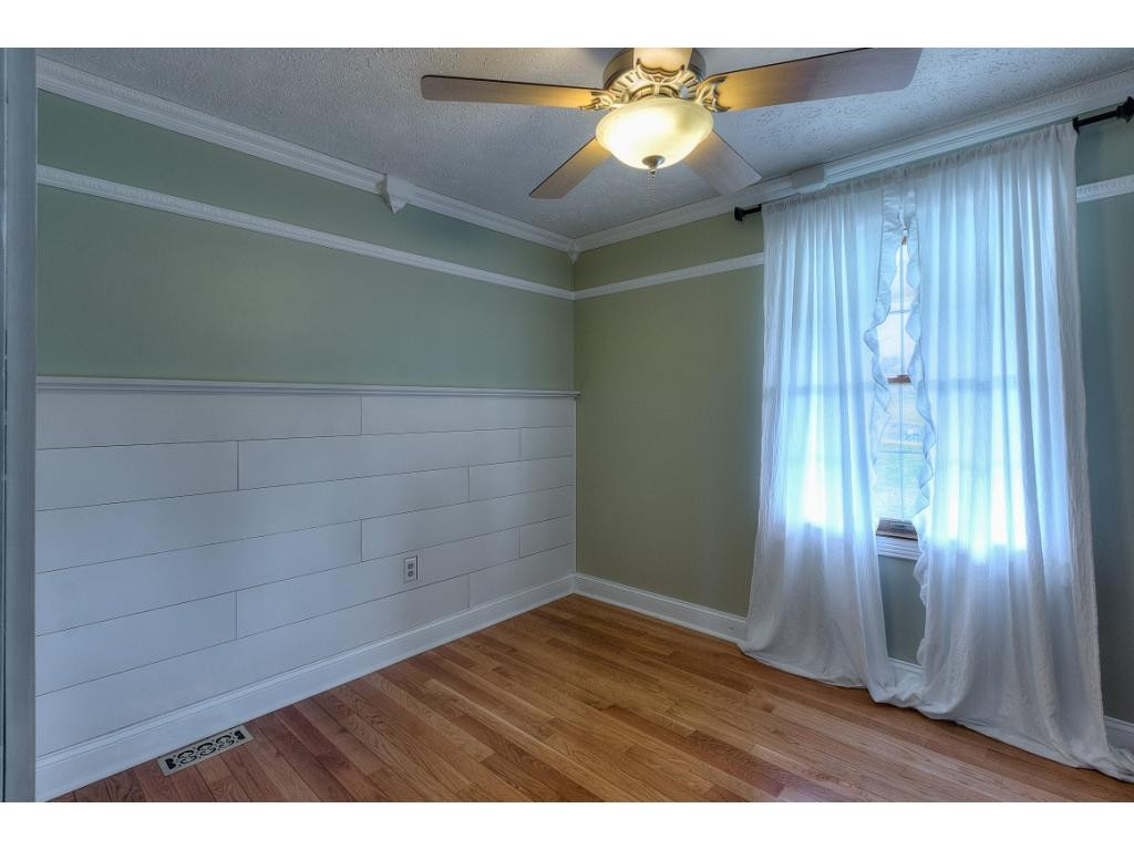107 Shepherd Road Johnson City, TN 37601 - Photo 18 of 35 Photo 19