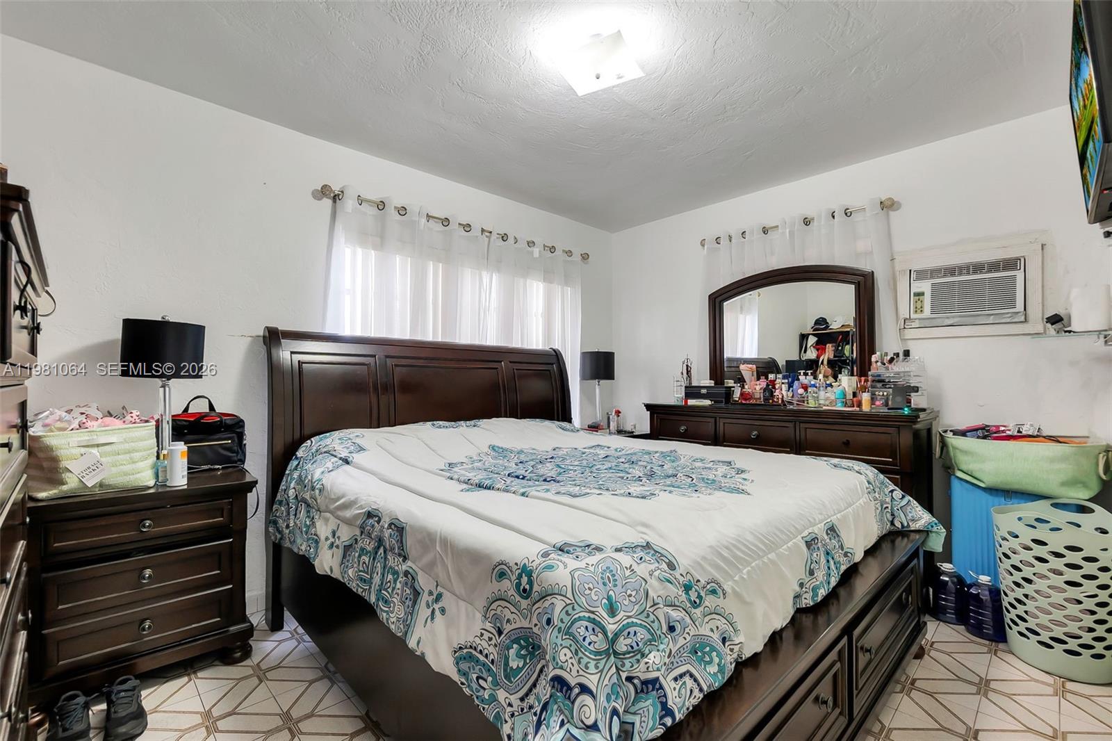 3250 Northwest 14th Terrace Miami, FL 33125 - Photo 8 of 32