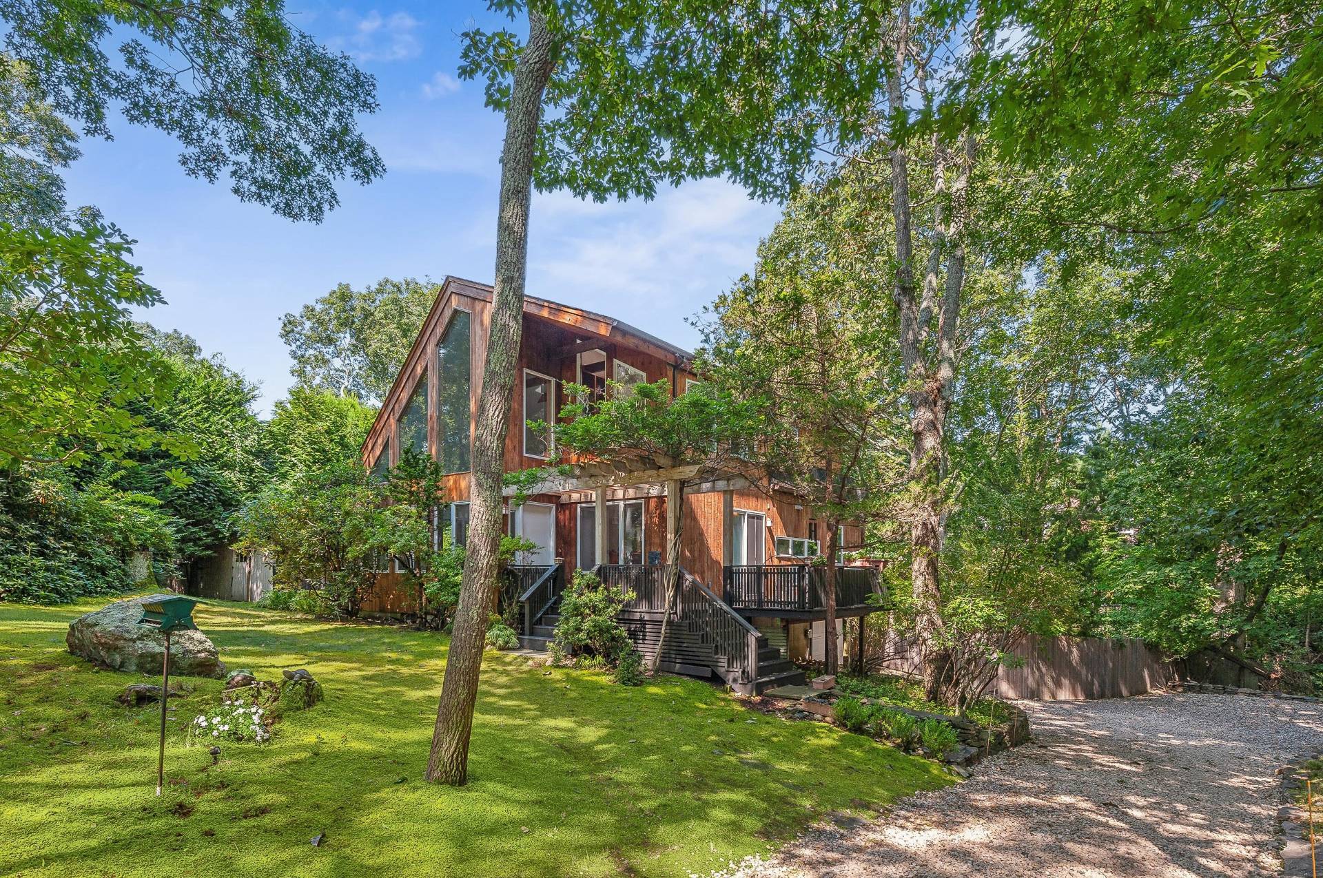 6 Eli Circle East Hampton, NY 11937 - Photo 3 of 29