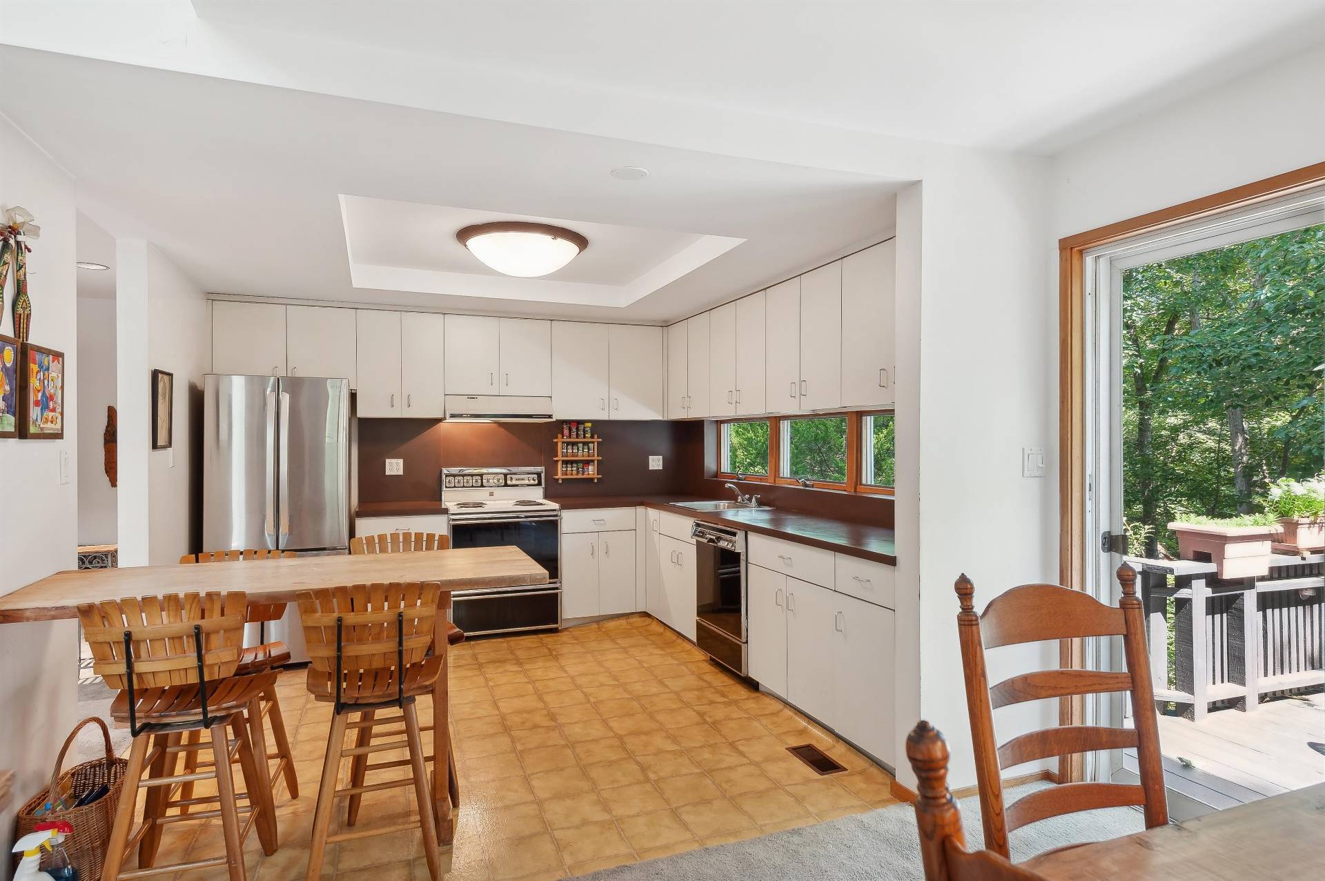 6 Eli Circle East Hampton, NY 11937 - Photo 9 of 29