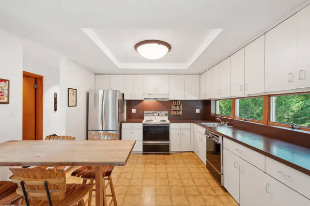 $25,000 | 6 Eli Circle, East Hampton, NY 11937