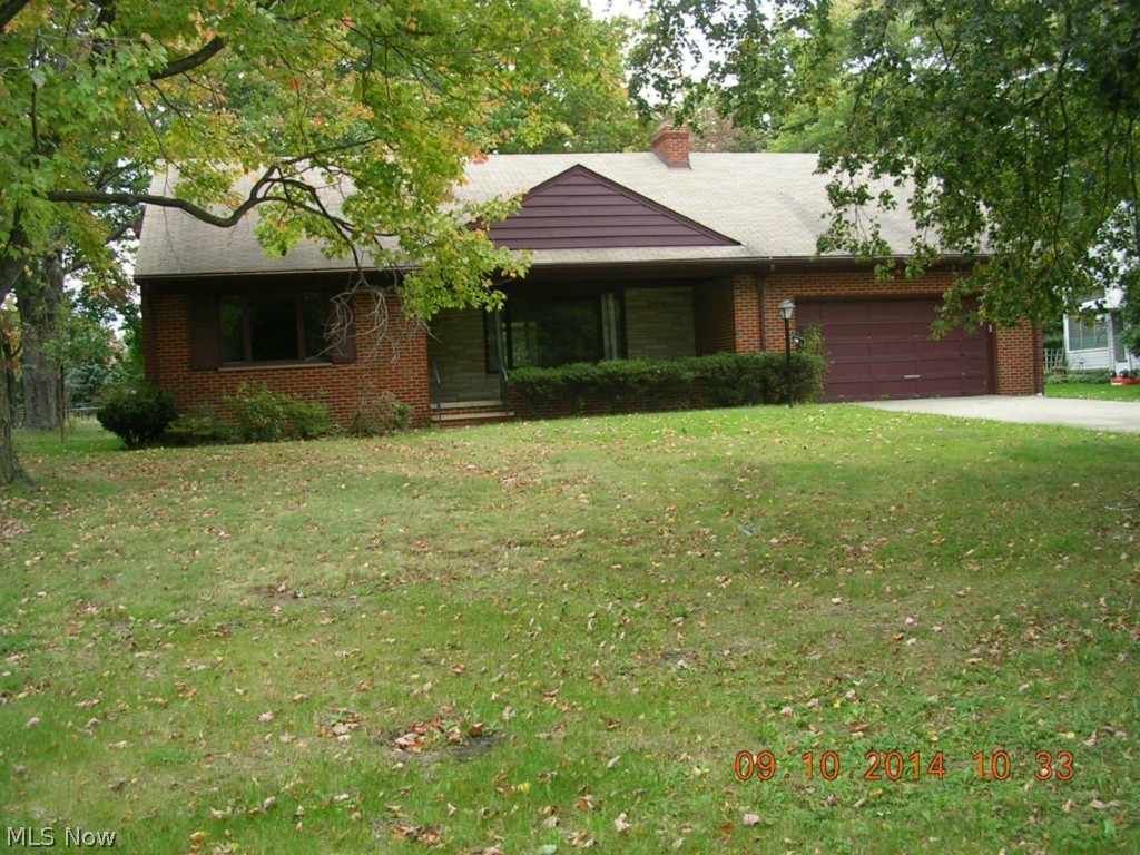 2135 Waynoka Road Euclid, OH 44117 - Photo 1 of 15 Gallery Image 1
