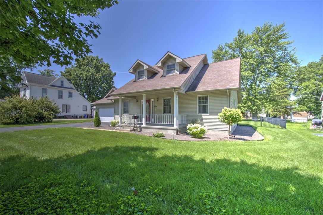 309 North Walnut Street Assumption, IL 62510 - Photo 2 of 35