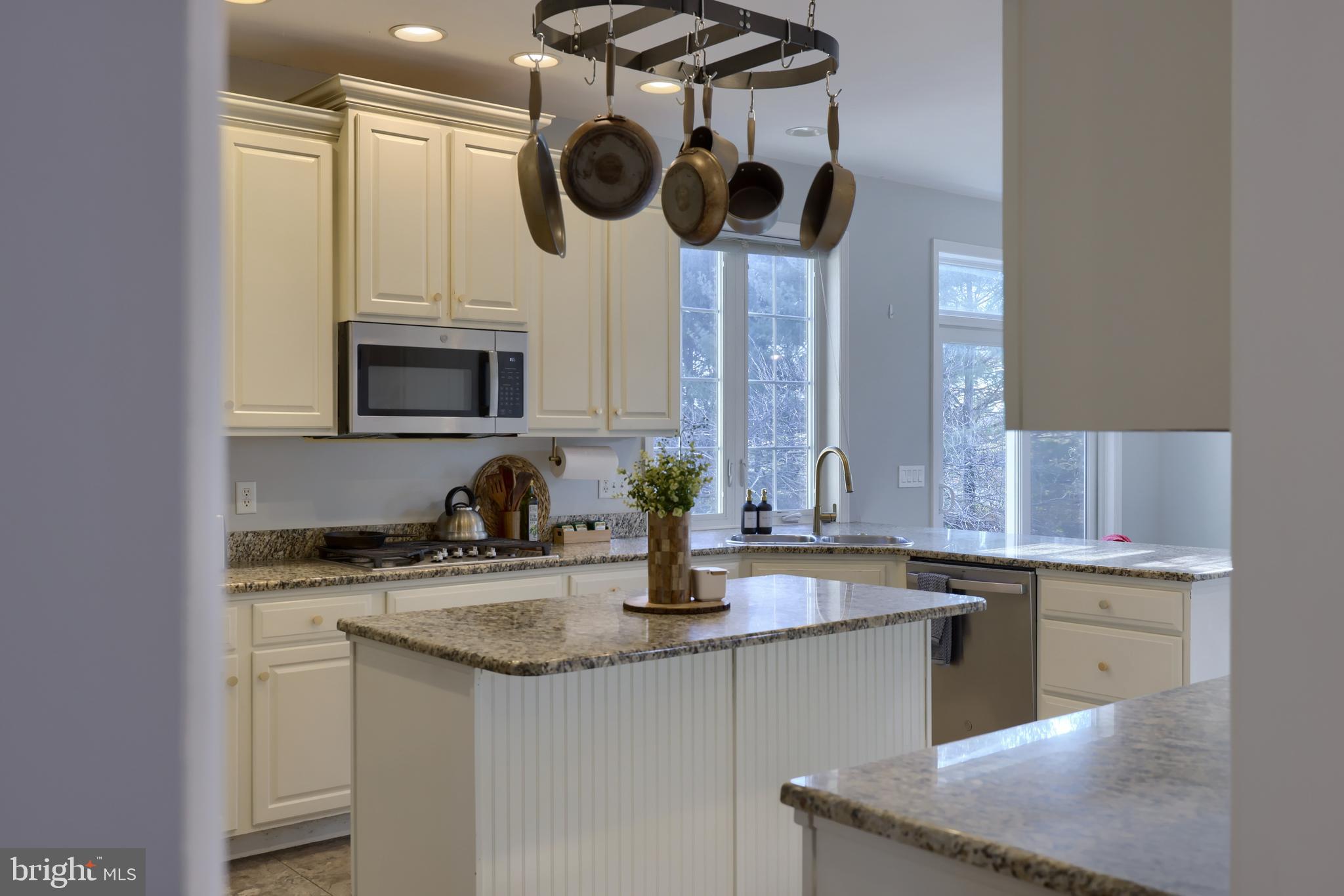 103 Hunters Crossing Lititz, PA 17543 - Photo 14 of 48 Kitchen