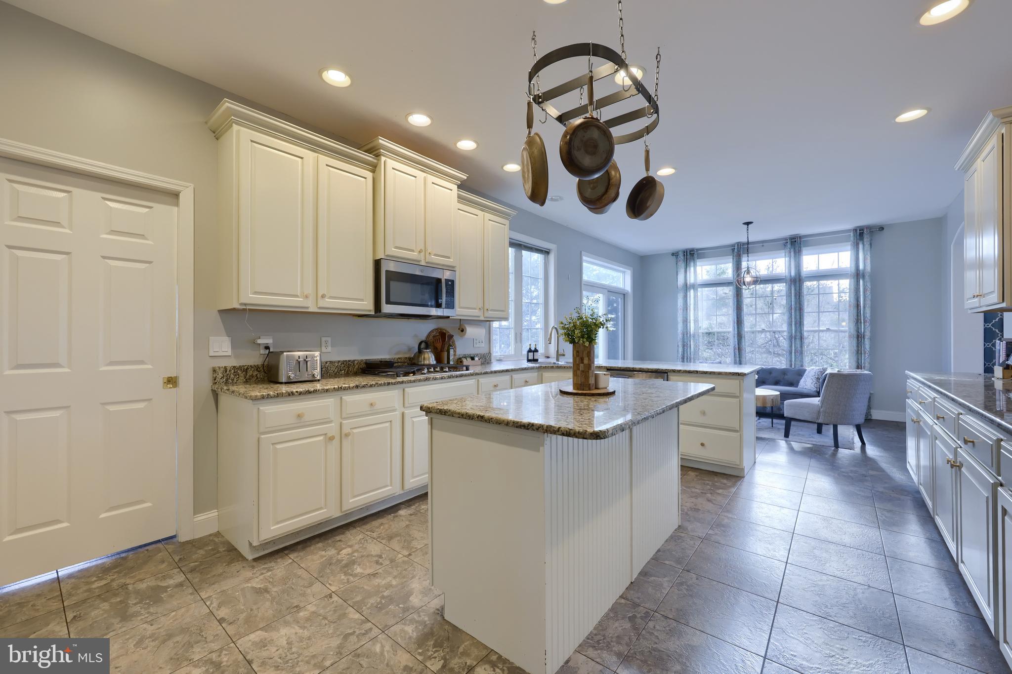 103 Hunters Crossing Lititz, PA 17543 - Photo 15 of 48 Kitchen
