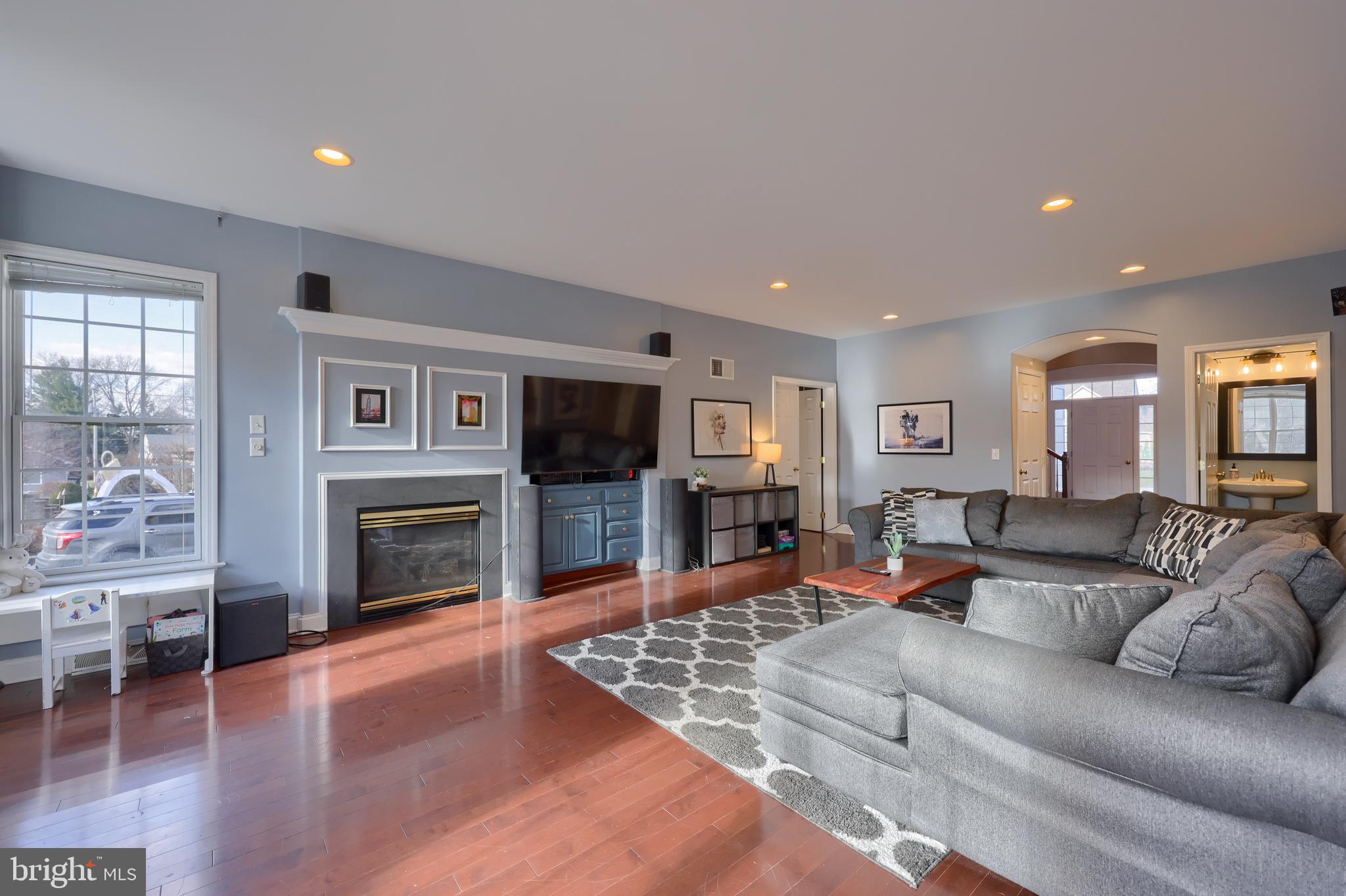 103 Hunters Crossing Lititz, PA 17543 - Photo 20 of 48 Family room