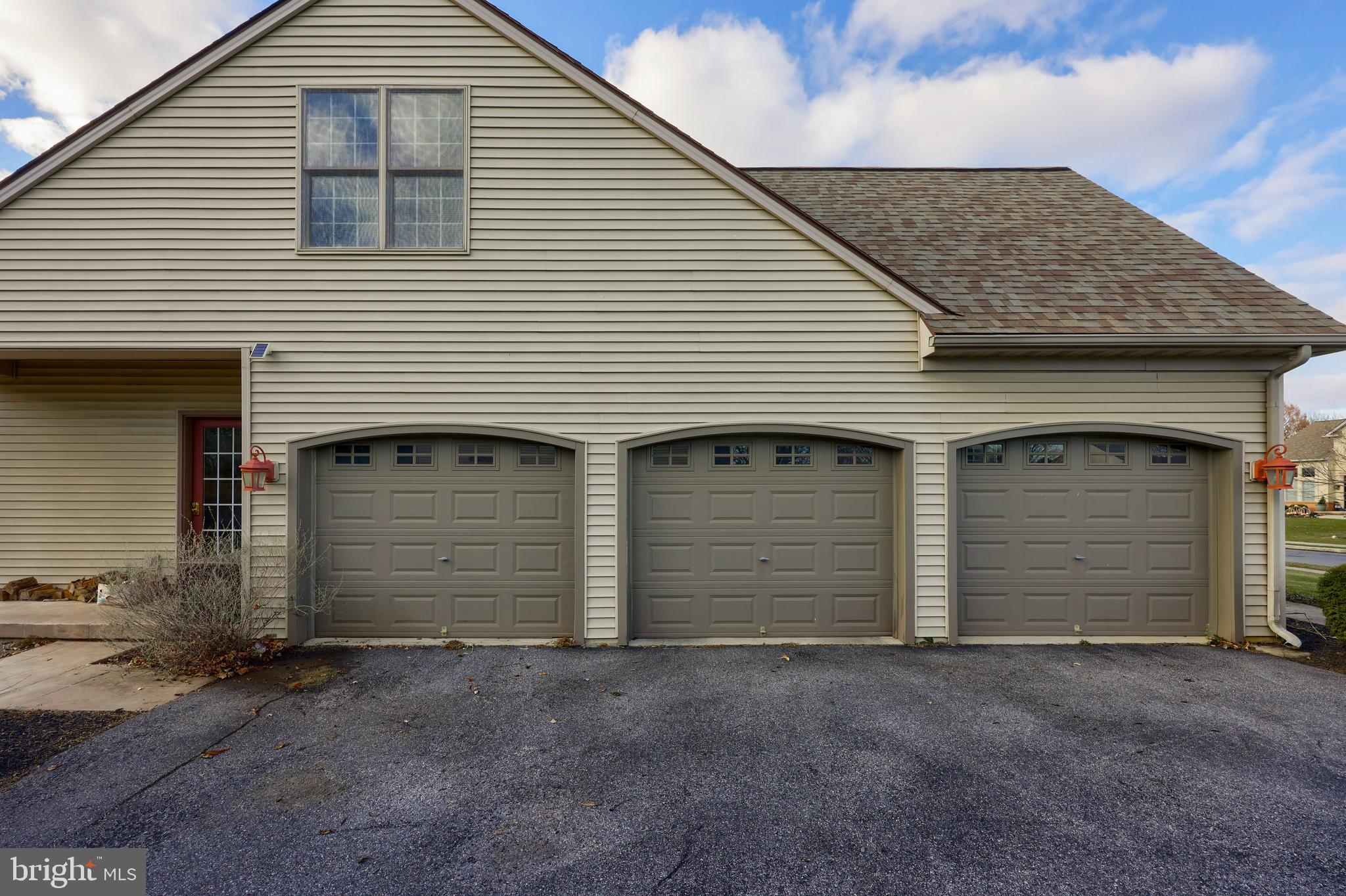 103 Hunters Crossing Lititz, PA 17543 - Photo 39 of 48 3 car garage