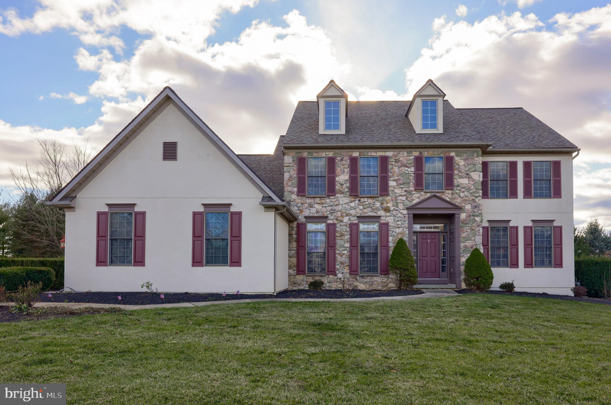 103 Hunters Crossing Lititz, PA 17543 - Photo 7 of 48 Front of home