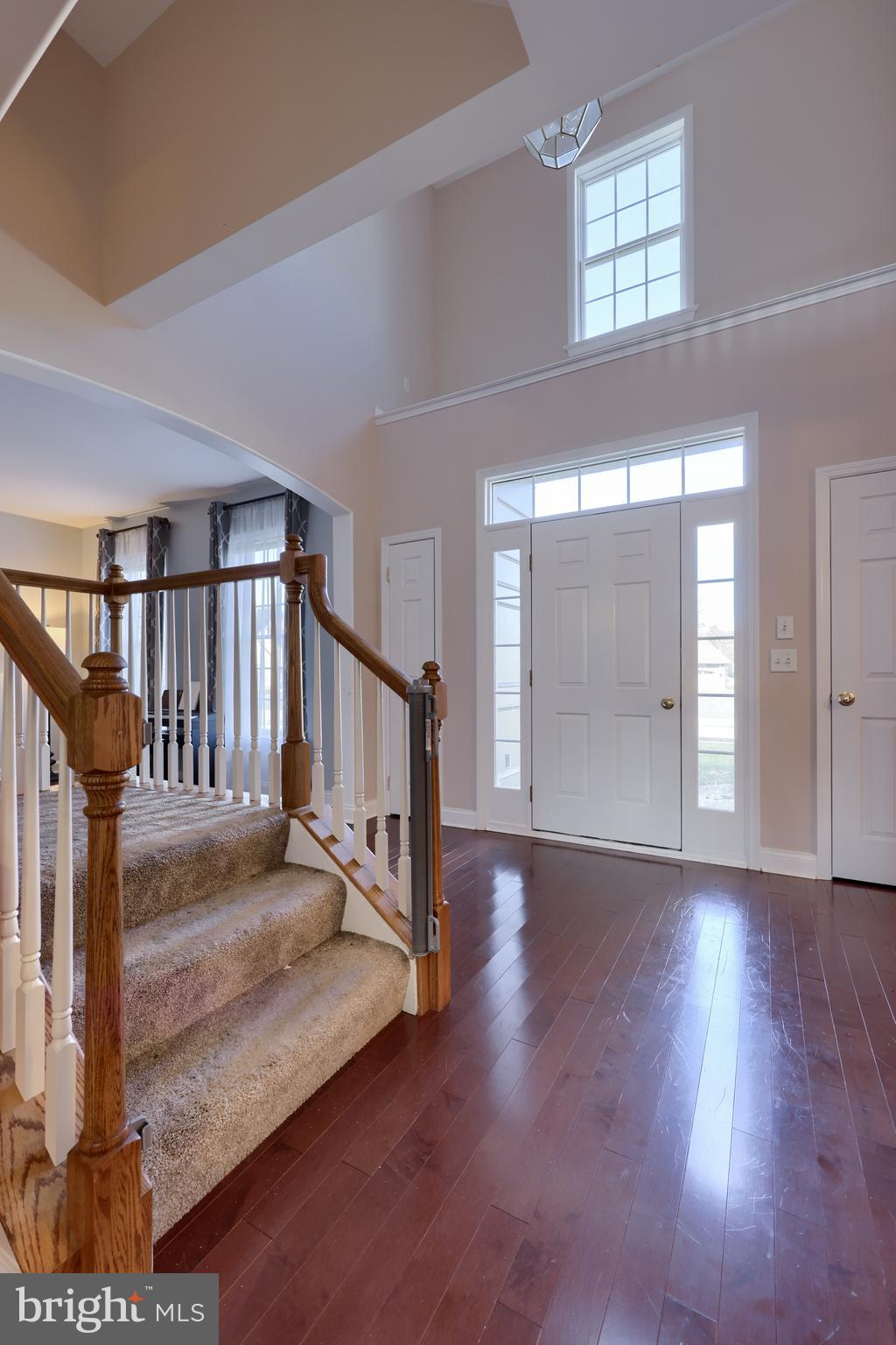 103 Hunters Crossing Lititz, PA 17543 - Photo 8 of 48 Two-story foyer