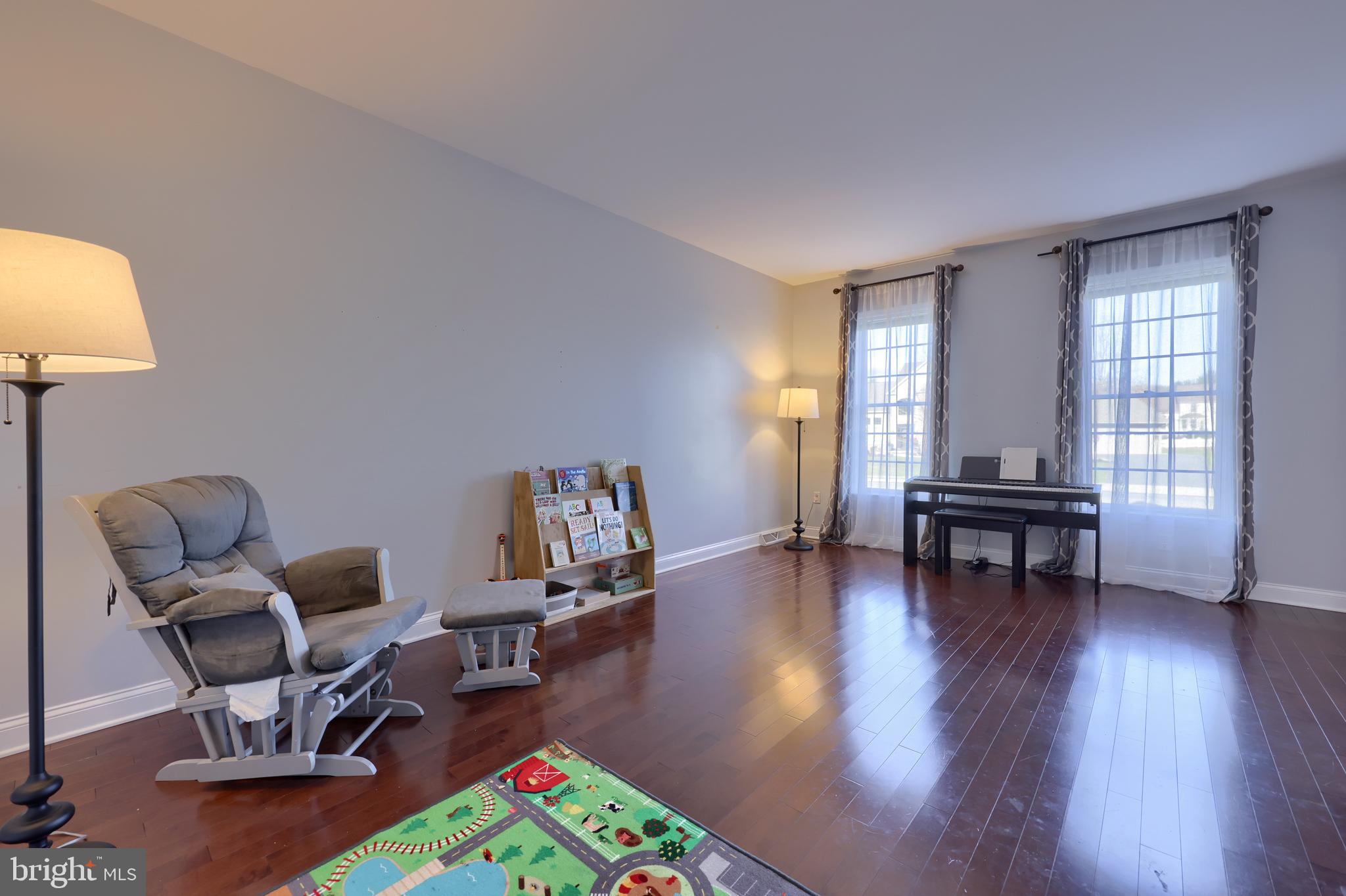 103 Hunters Crossing Lititz, PA 17543 - Photo 10 of 48 Sitting room